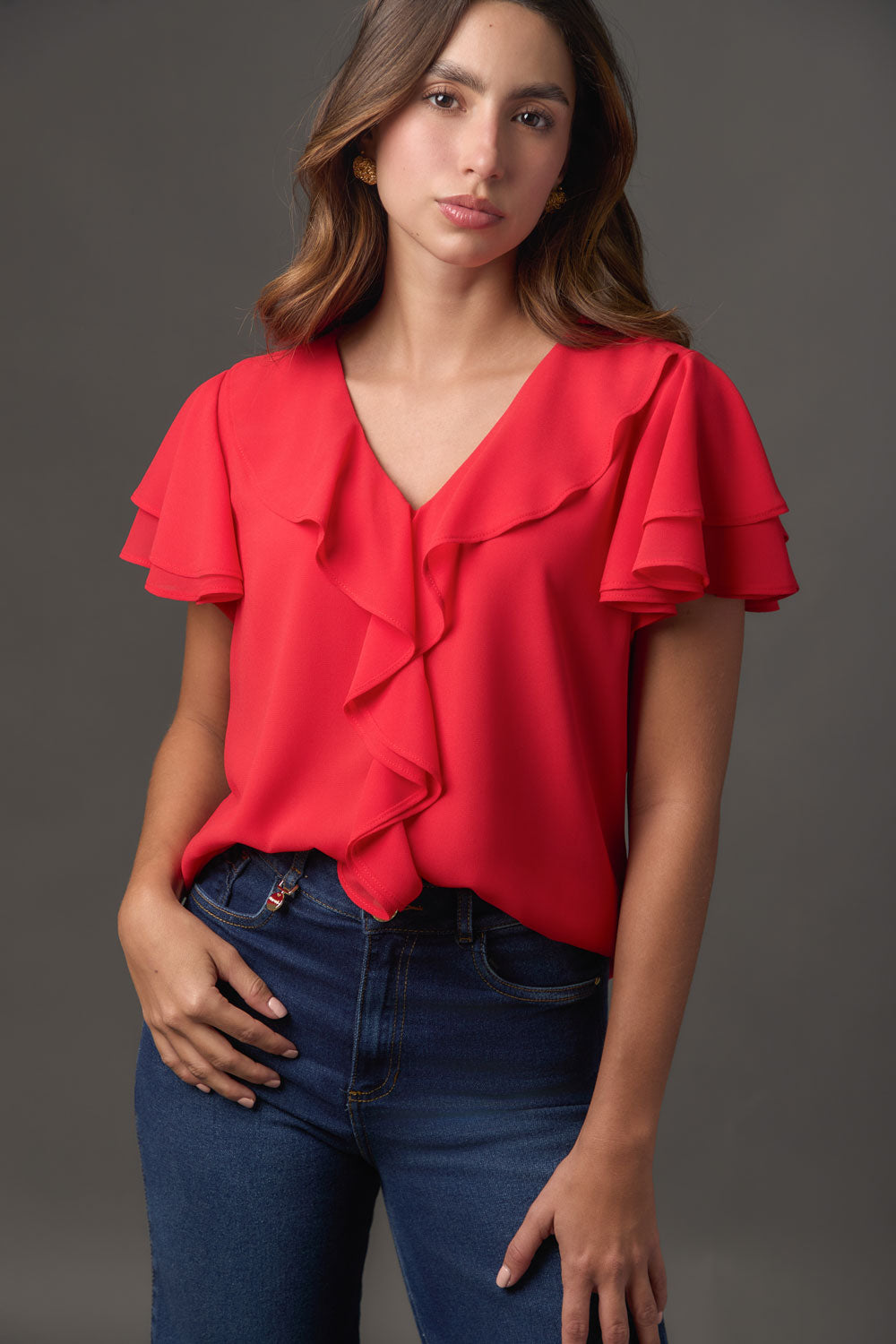 Blusa roja manga corta con escote V y Gola