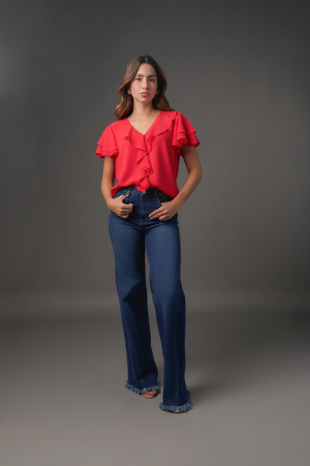 Blusa roja manga corta con escote V y Gola