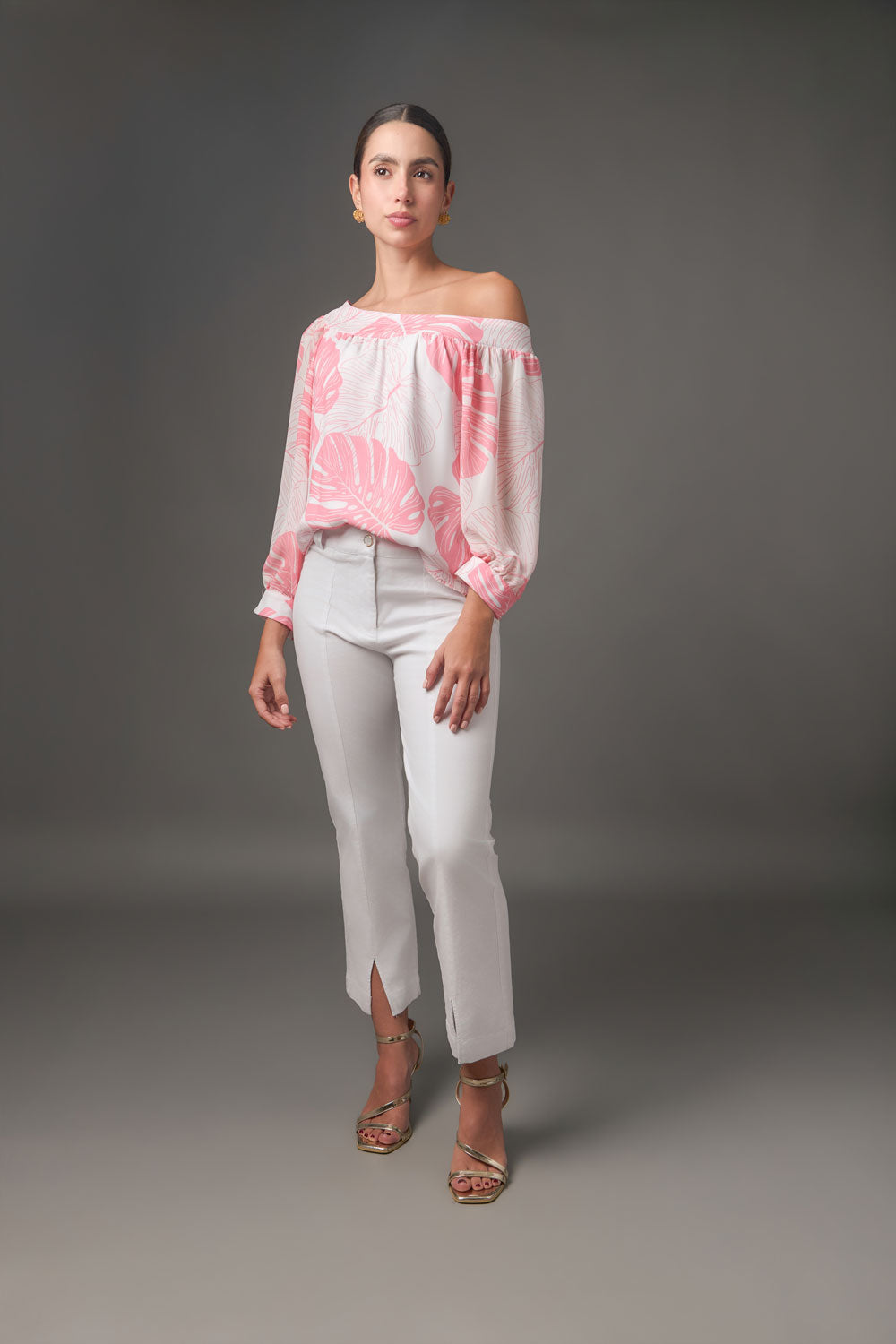 Blusa Un Hombro con Banda y Estampado Tropical Chiffón