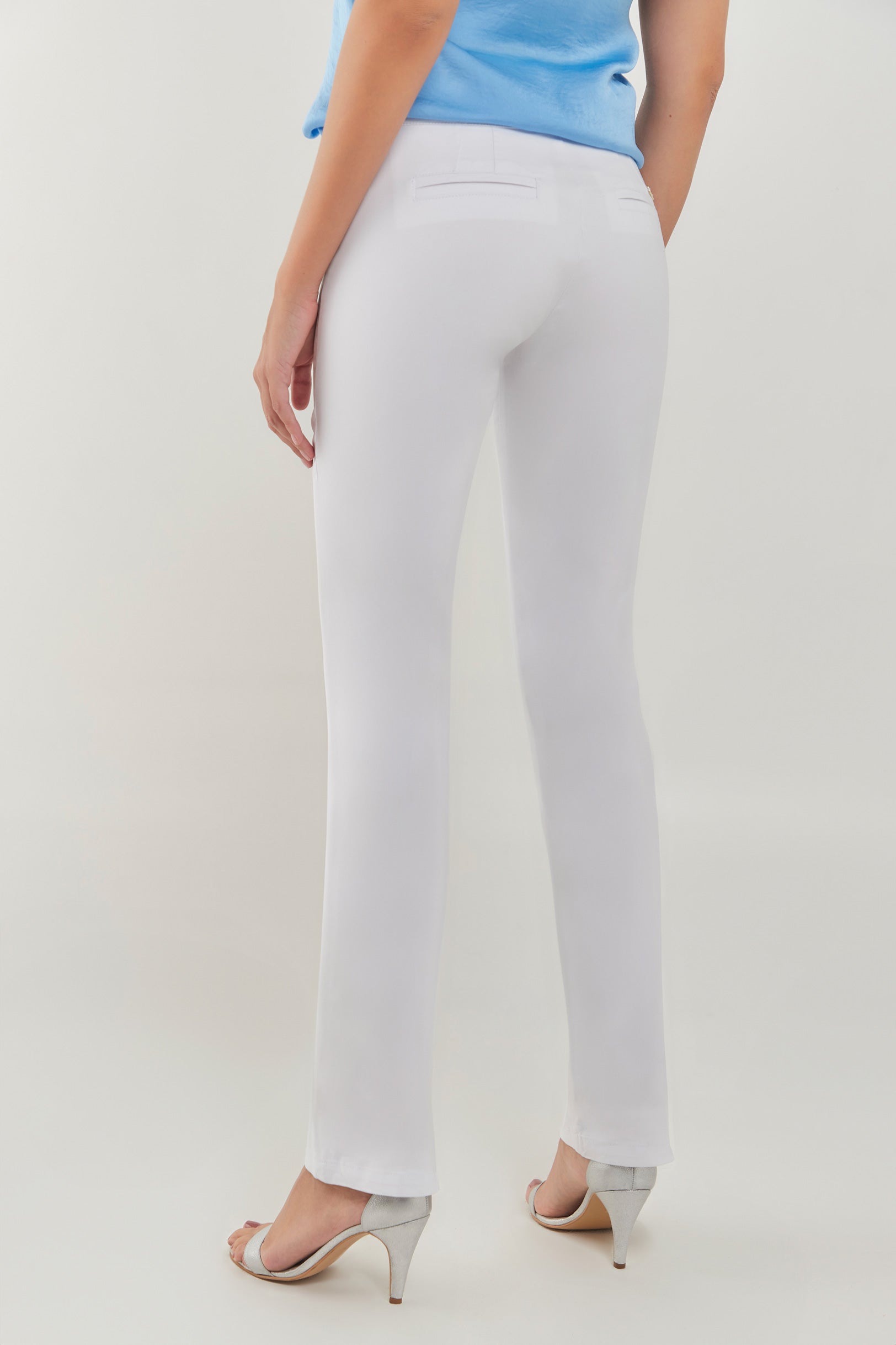 Pantalón básico en drill bota recta t.medio