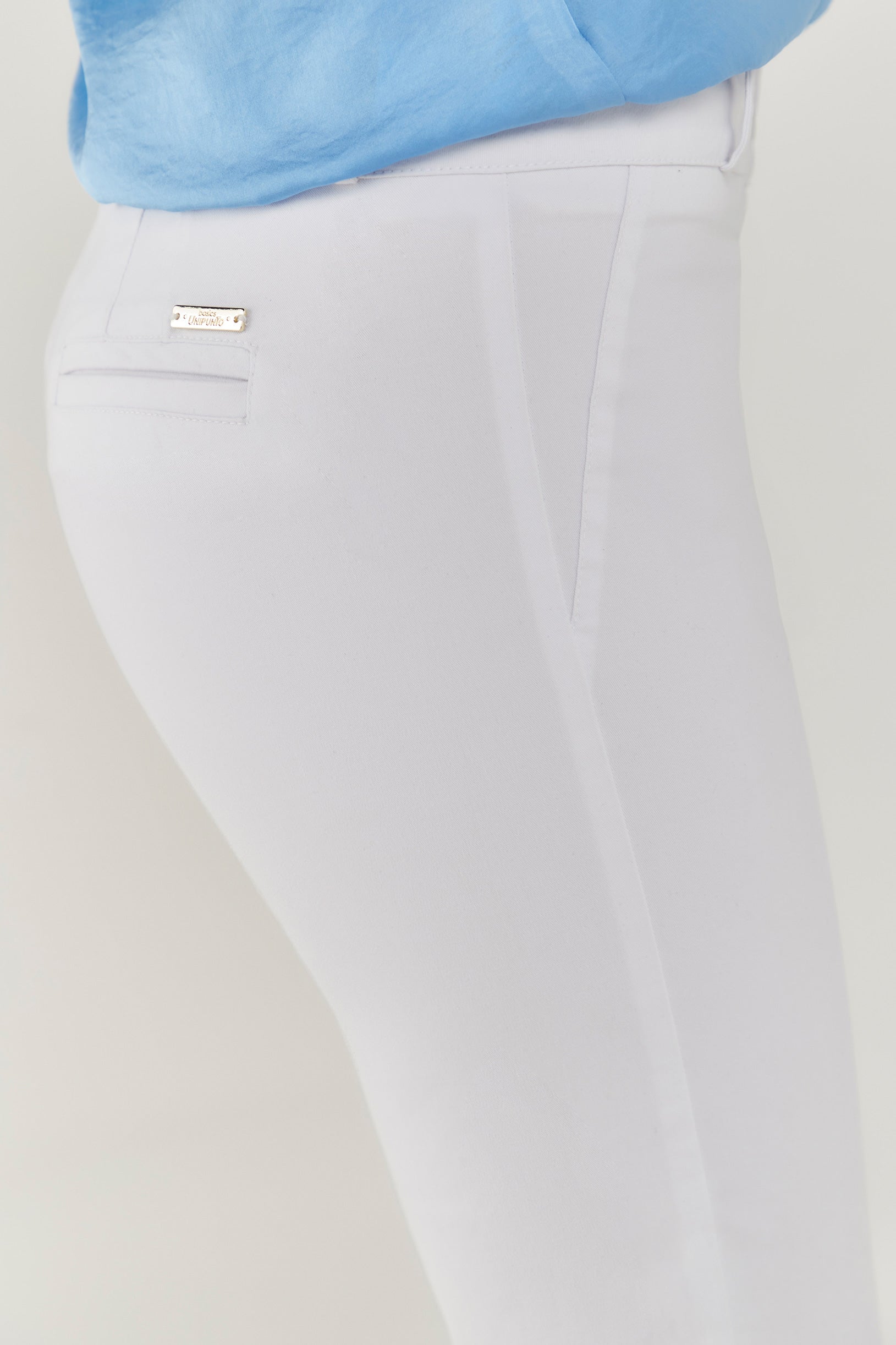 Pantalón básico en drill bota recta t.medio