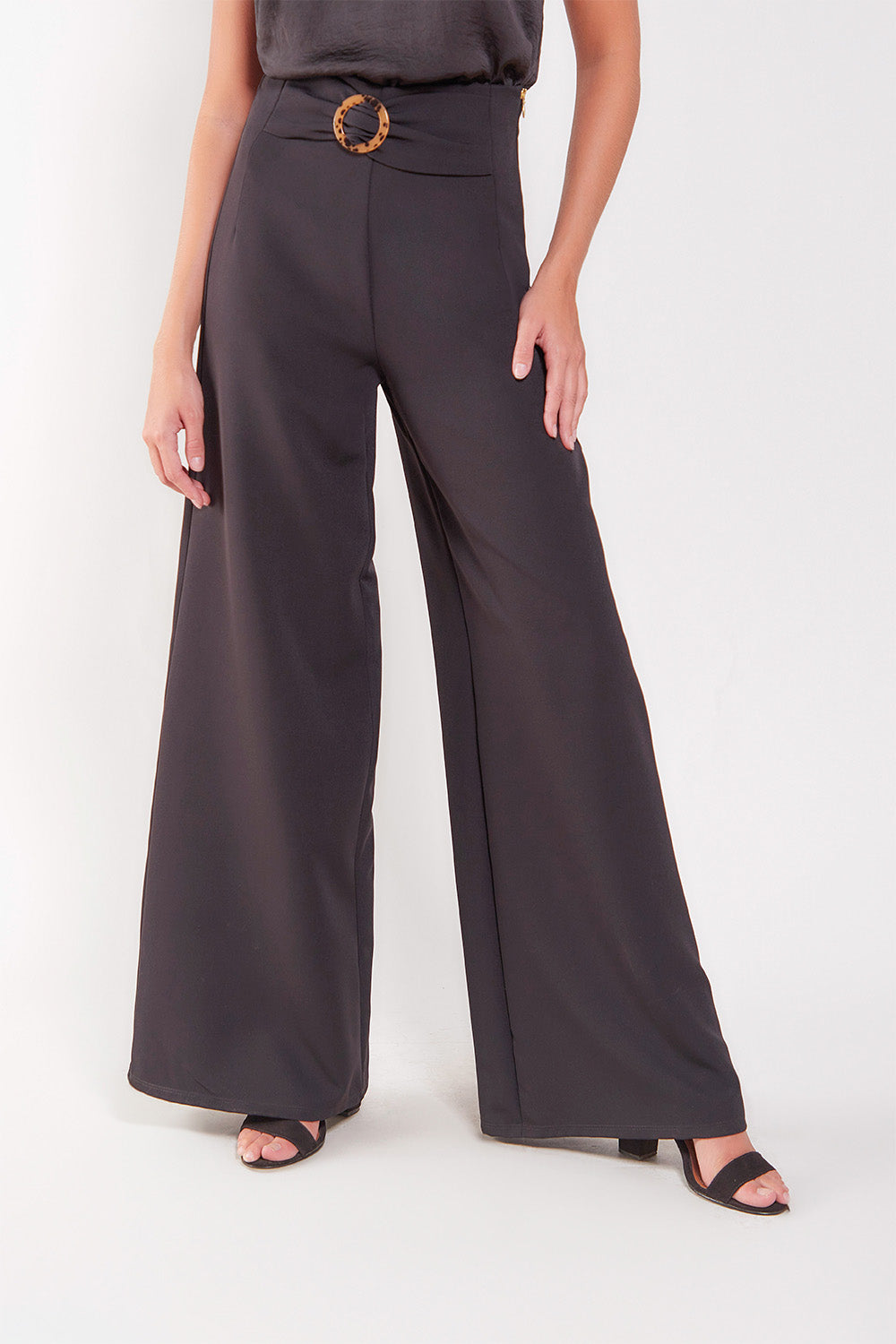 Pantalon palazzo con cinturon