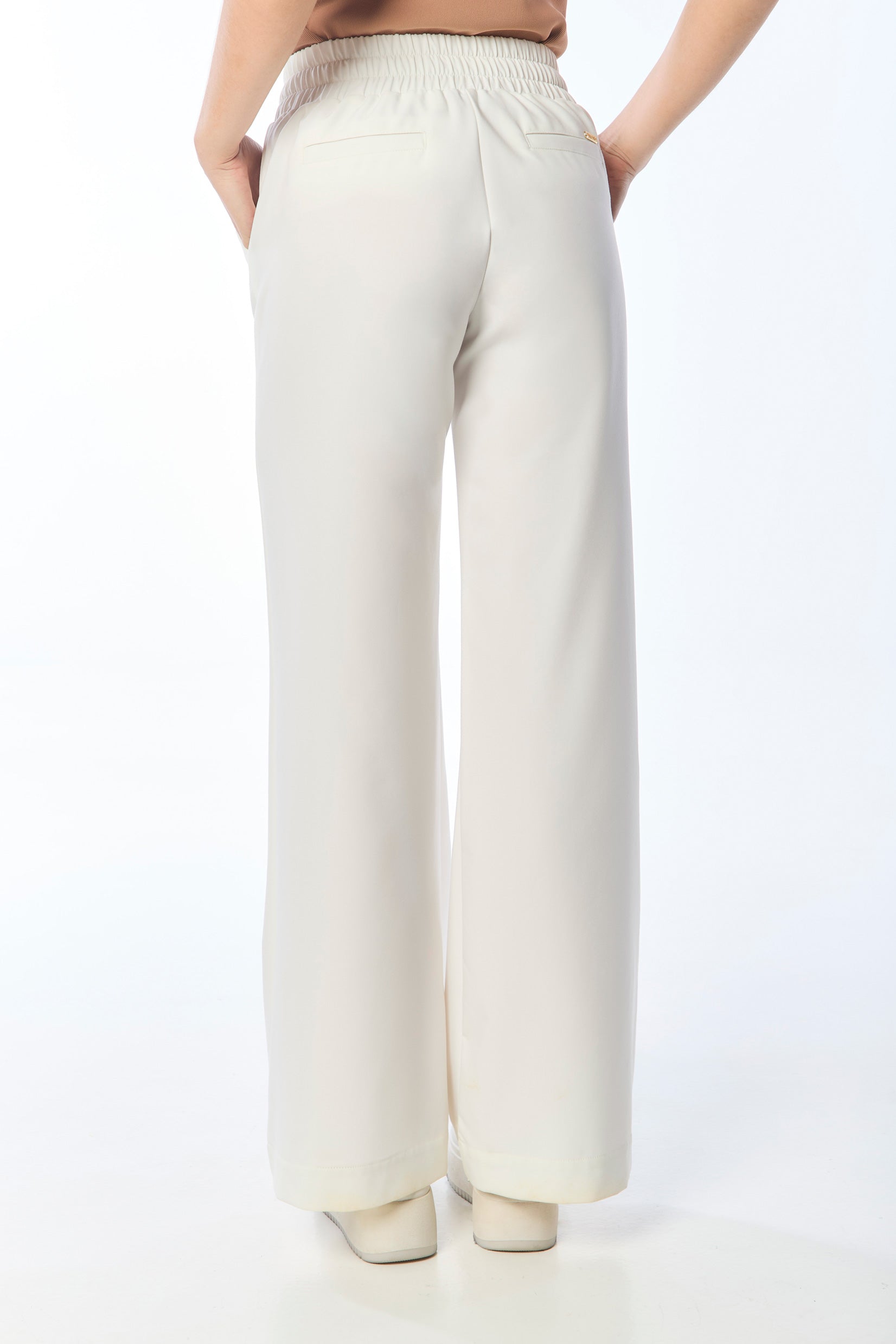 Pantalón palazzo pretina resortada y tira de anudar