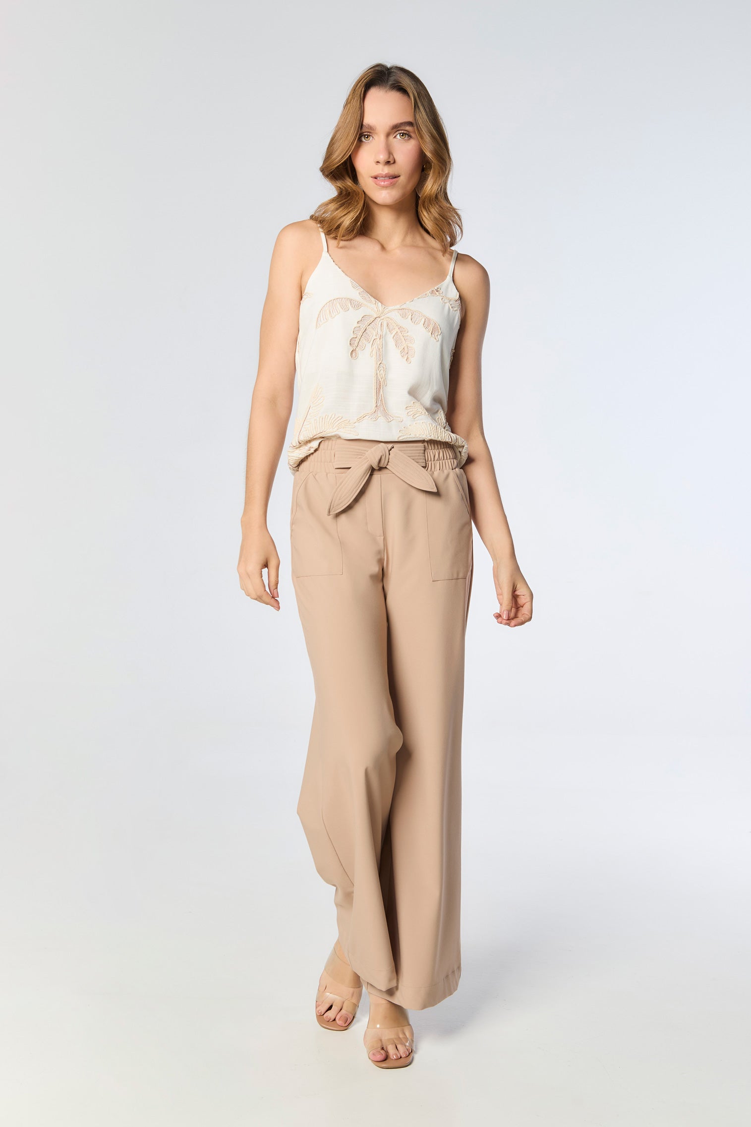 Pantalón palazzo pretina resortada y tira de anudar