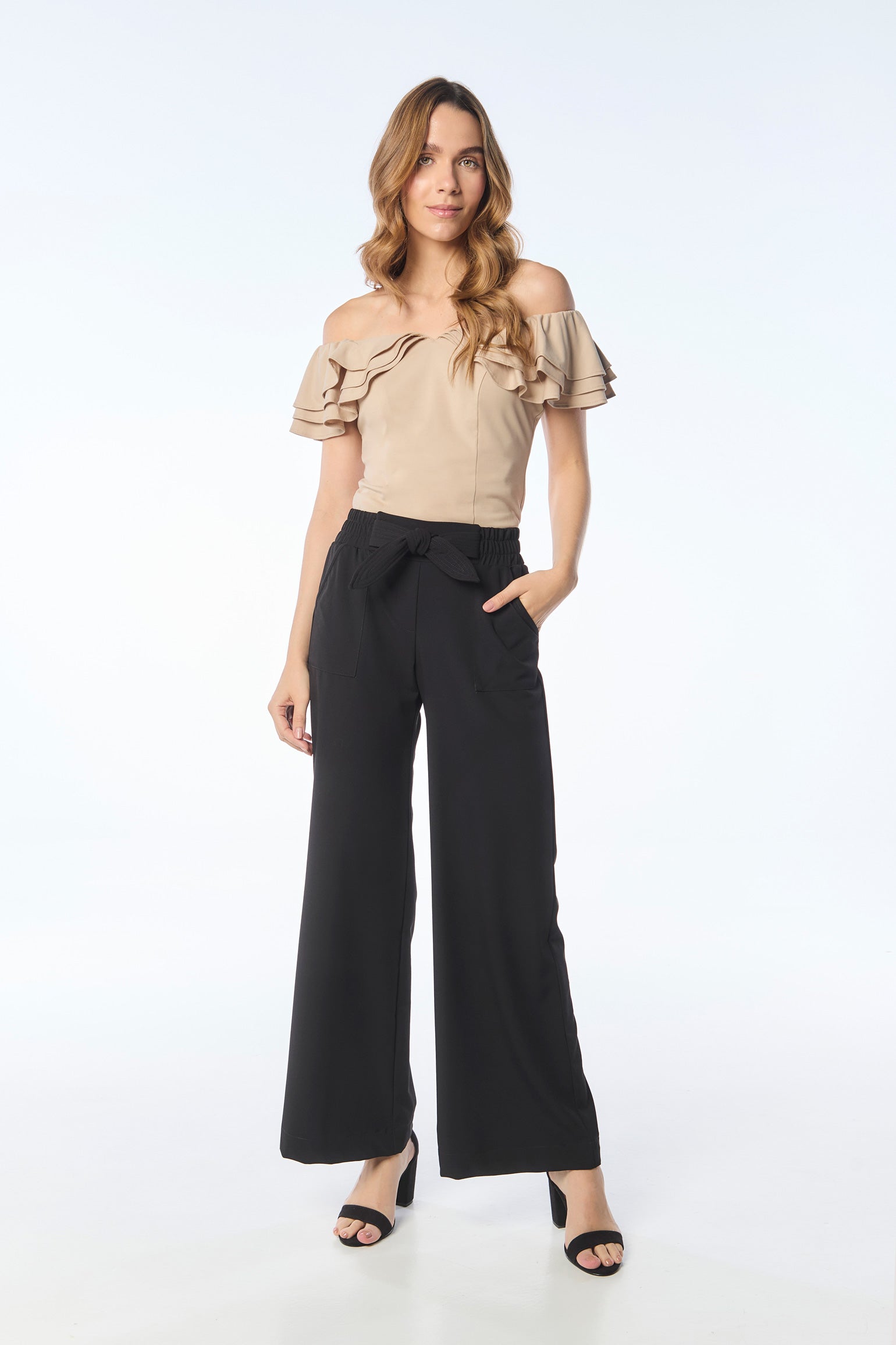 Pantalón palazzo pretina resortada y tira de anudar