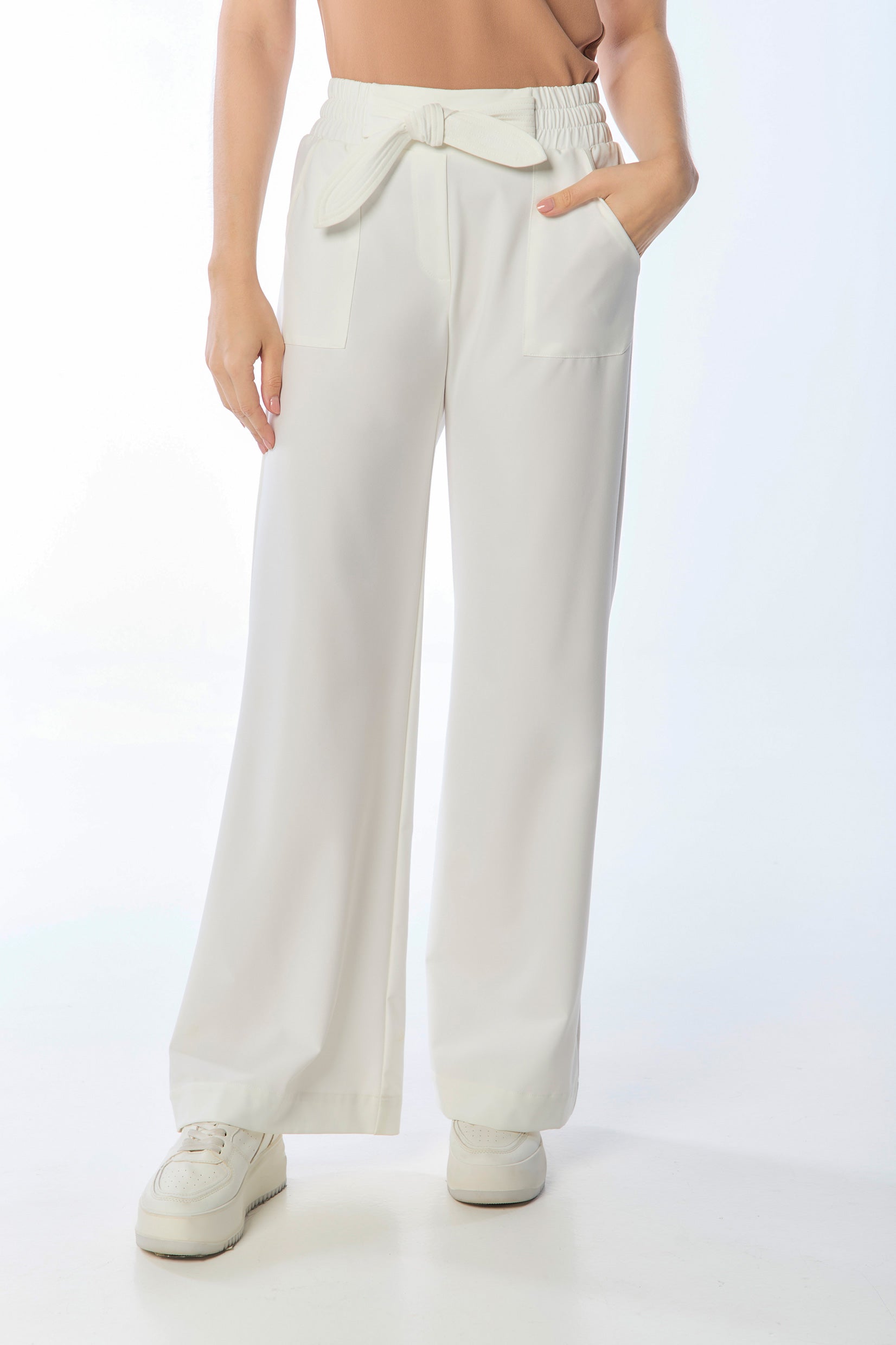 Pantalón palazzo pretina resortada y tira de anudar