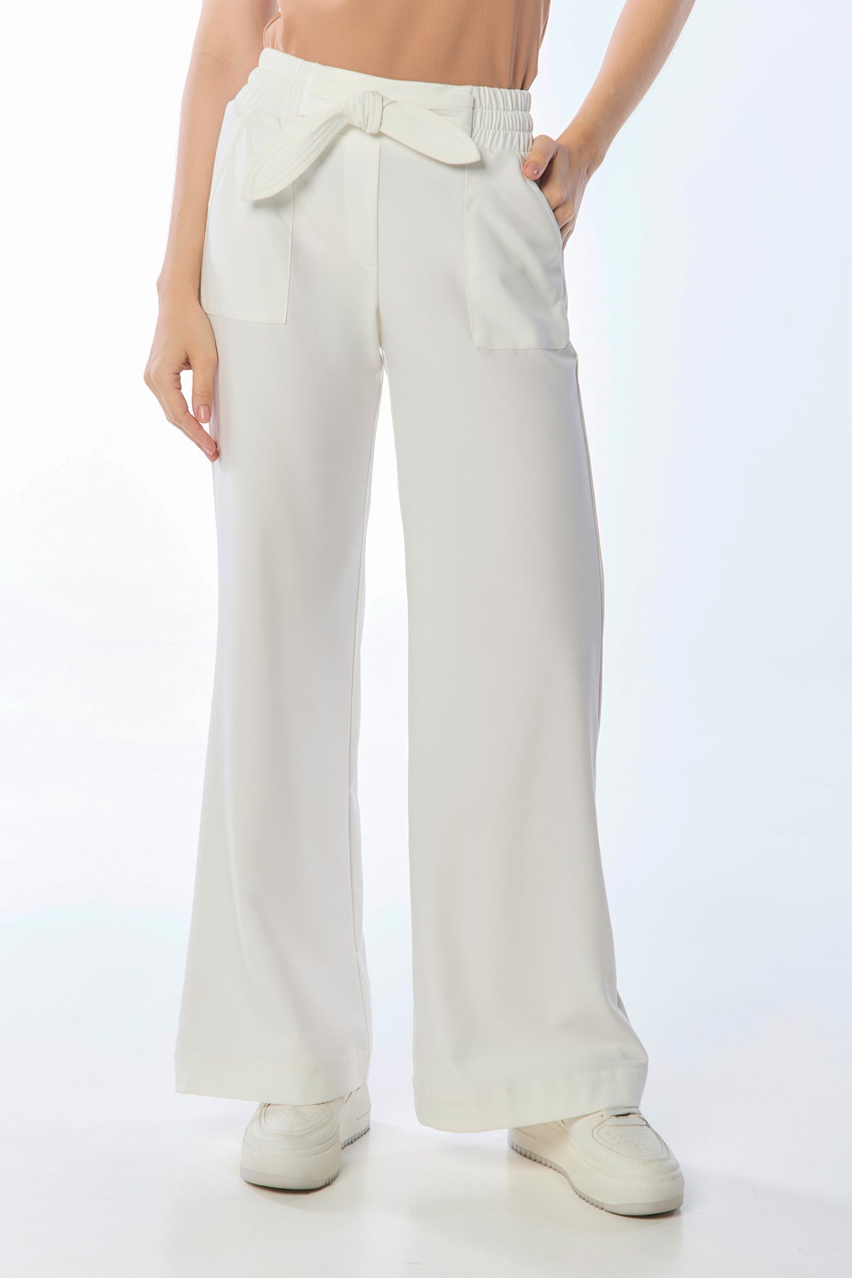 Pantalón palazzo pretina resortada y tira de anudar