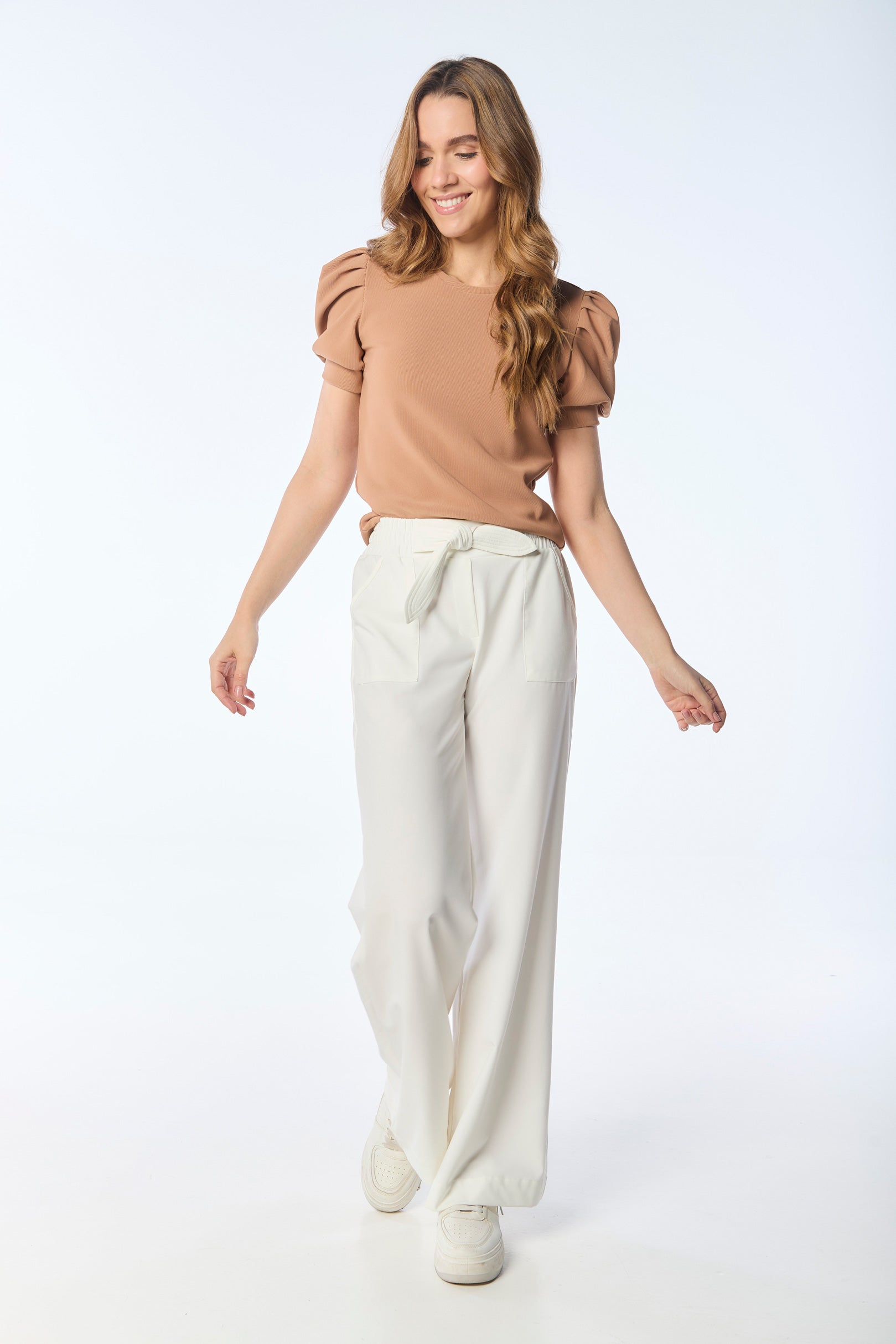 Pantalón palazzo pretina resortada y tira de anudar