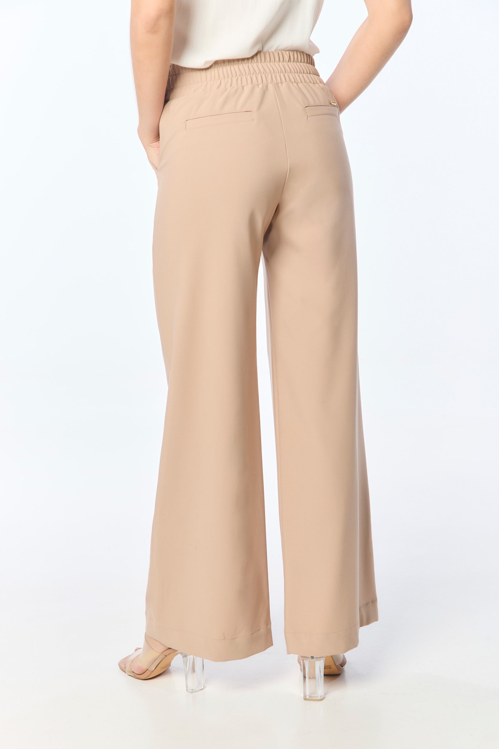 Pantalón palazzo pretina resortada y tira de anudar