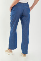 Pantalón pretina resortada bota recta en indigo liviano