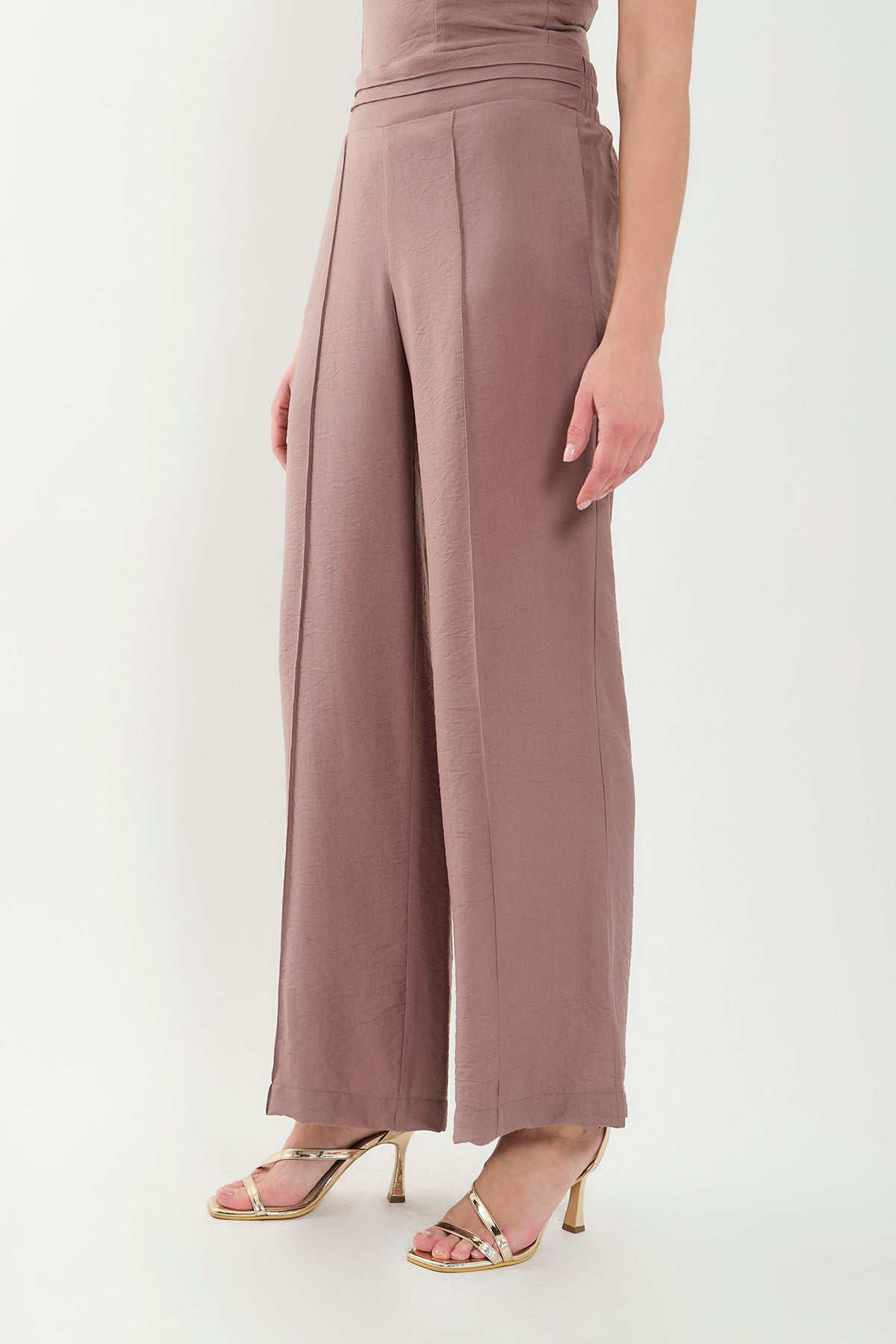 Pantalón palazzo pretina con alforzas