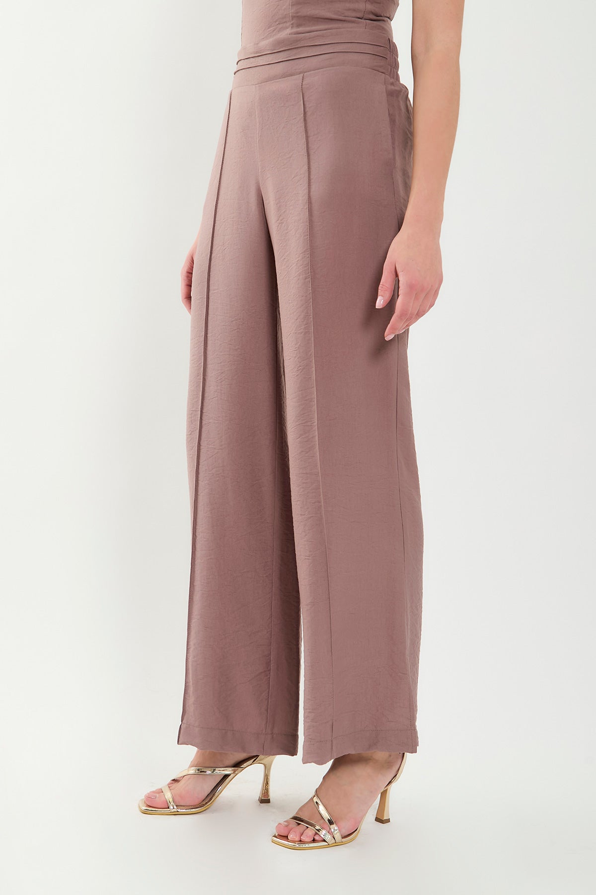 Pantalón palazzo con alforzas