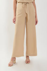 Pantalón palazzo pretina con cinturón y ojal metálico