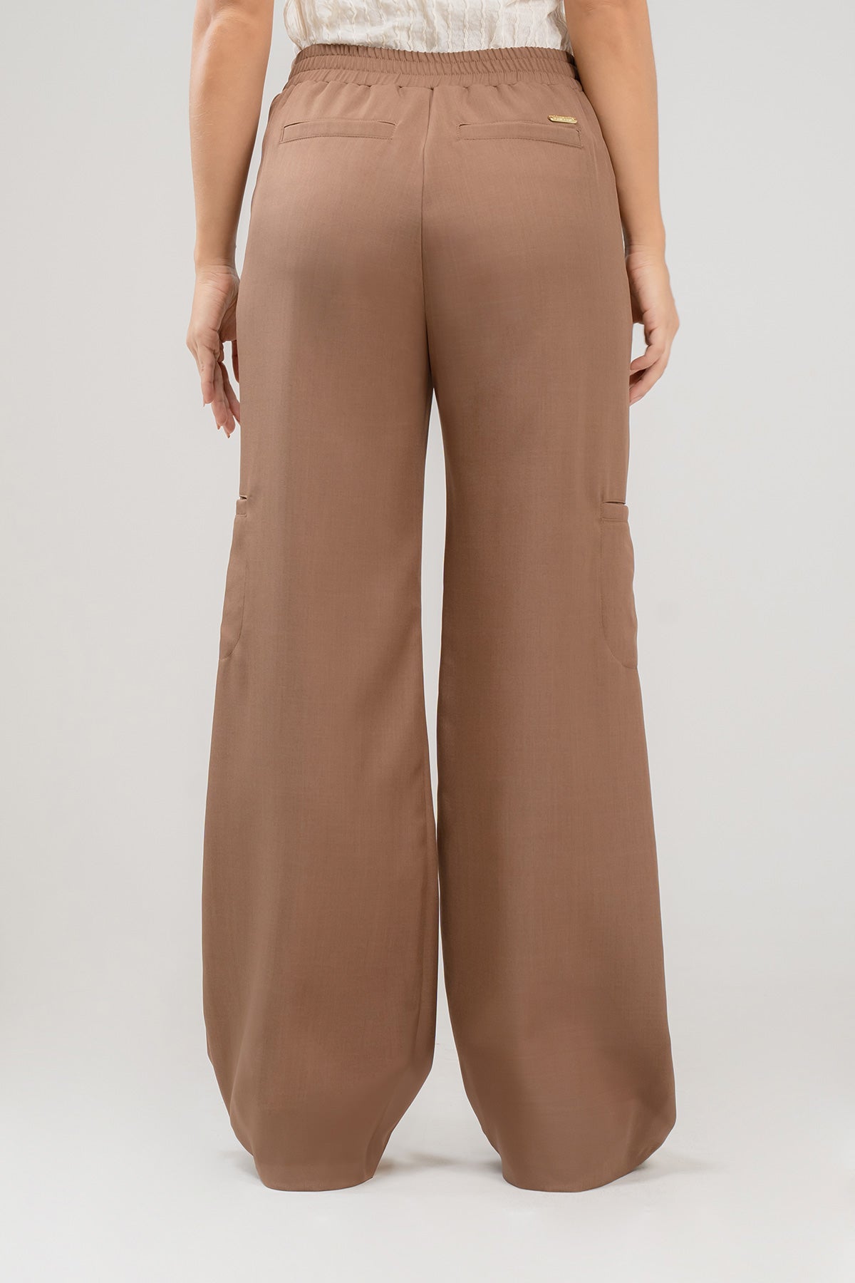 Pantalón Palazzo en rayón bolsillos ojal en laterales