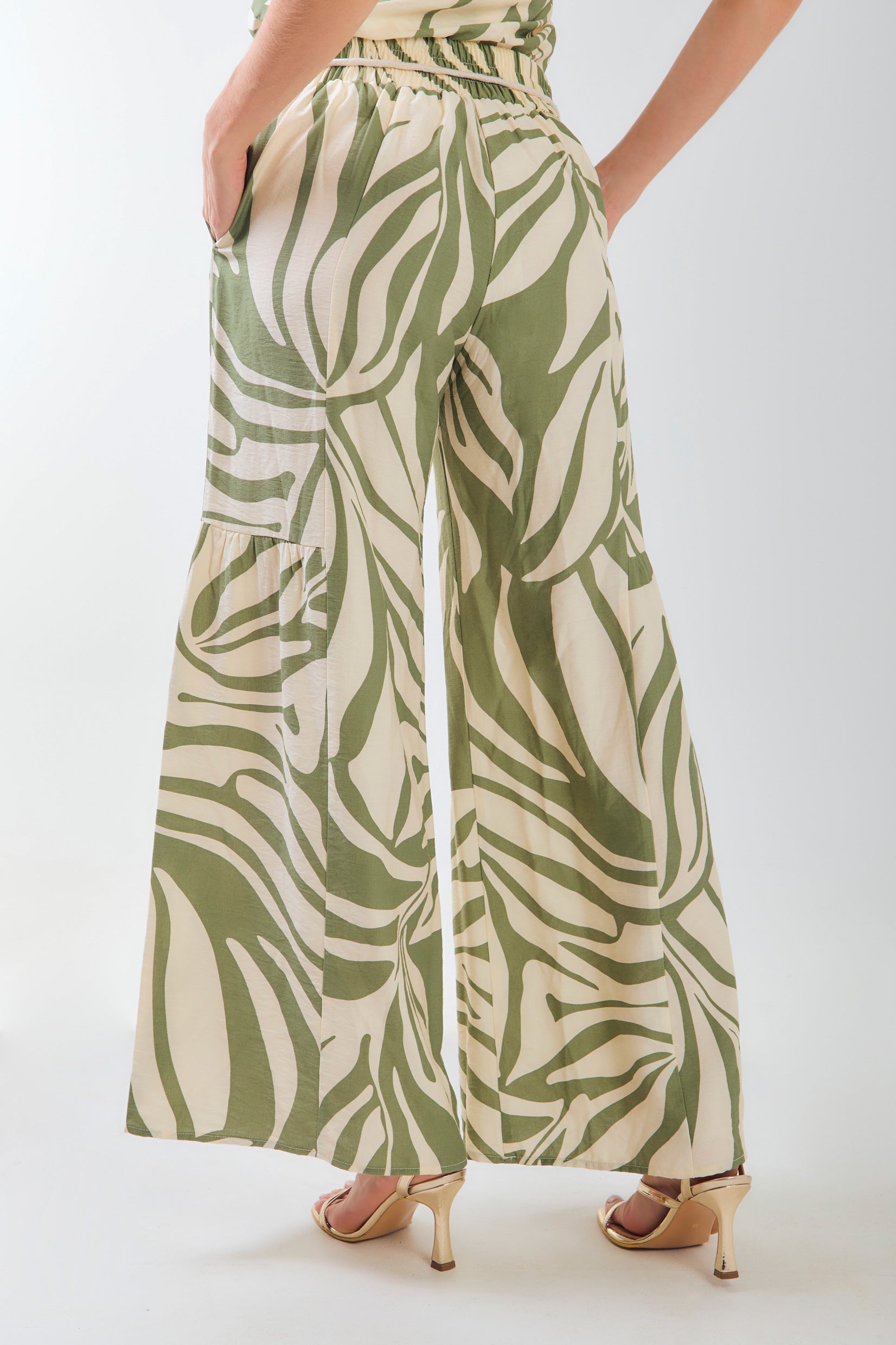 Pantalón palazzo estampado cinturón cordón