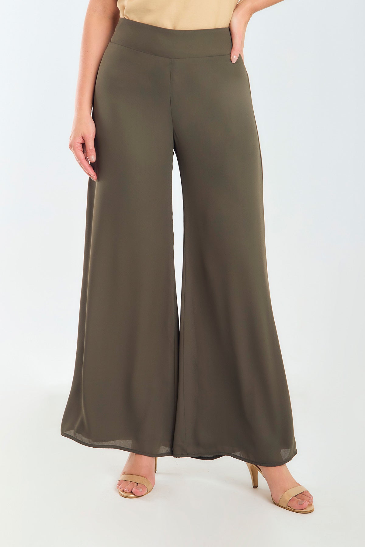 Pantalón básico en chiffon