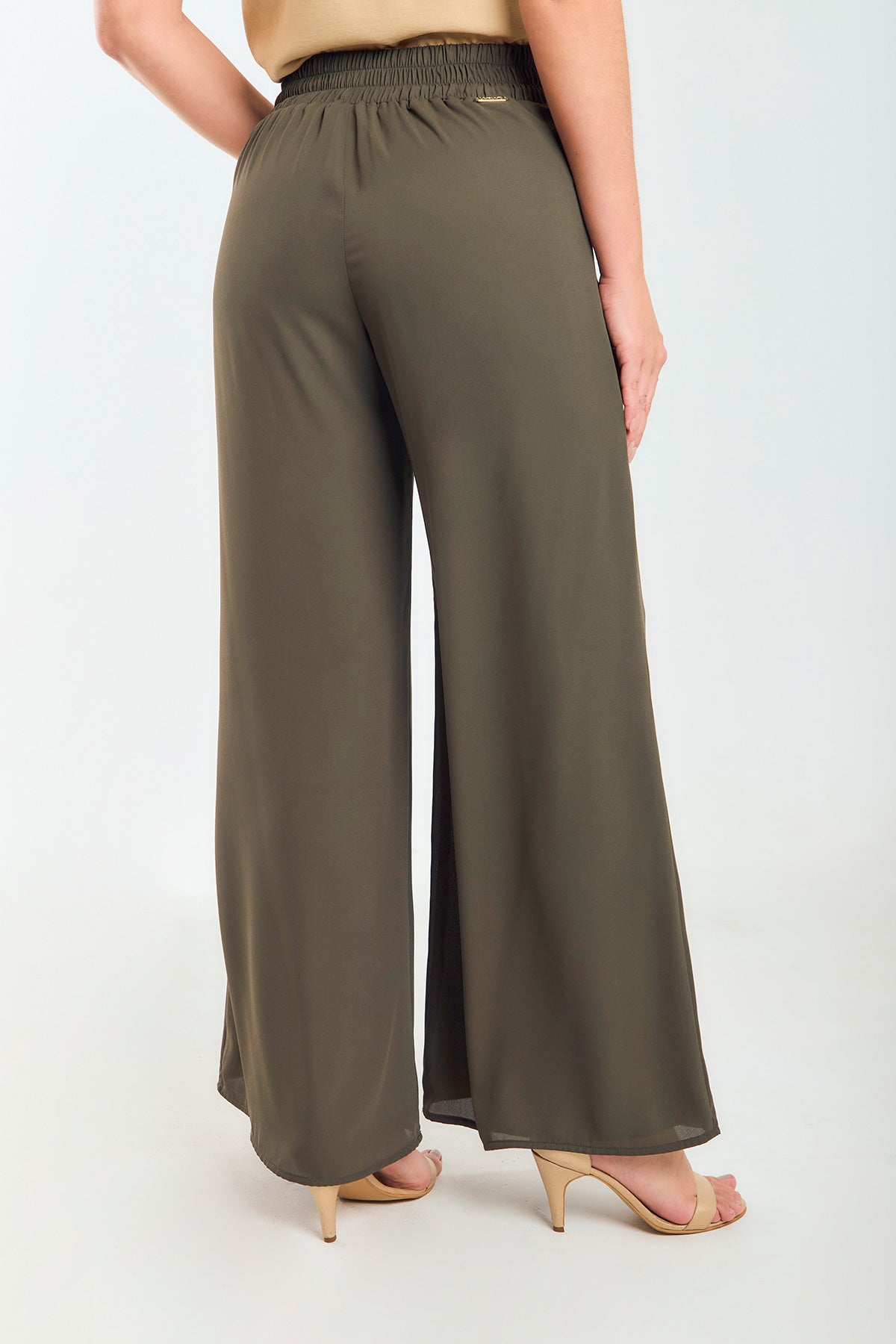 Pantalón básico en chiffon