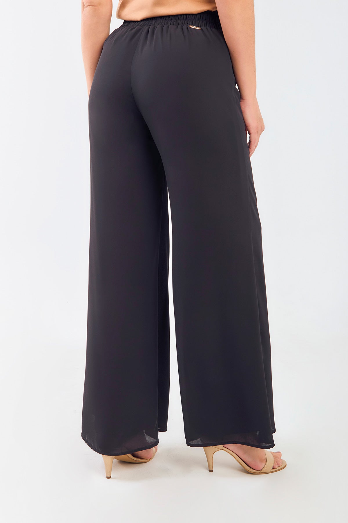 Pantalón básico en chiffon