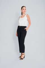 Pantalon cropped con boton decorativo