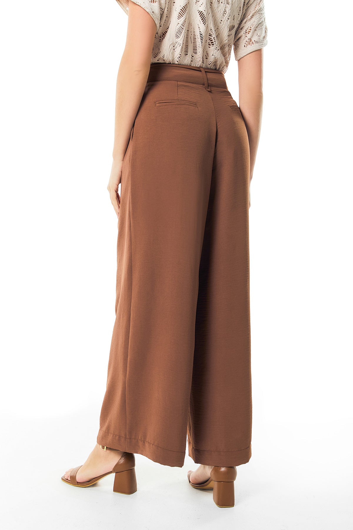 Pantalón palazzo prenses y cinturón