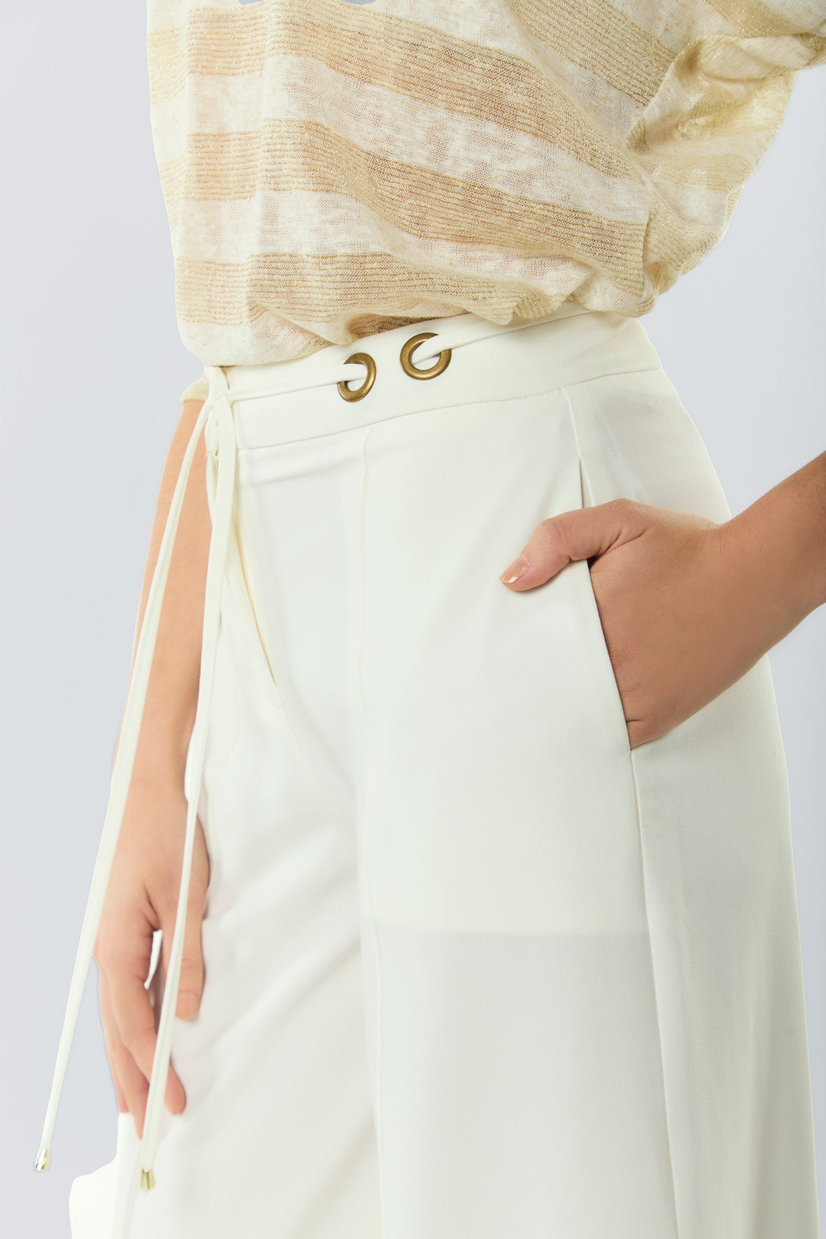 Pantalón palazzo con vena y pasadores