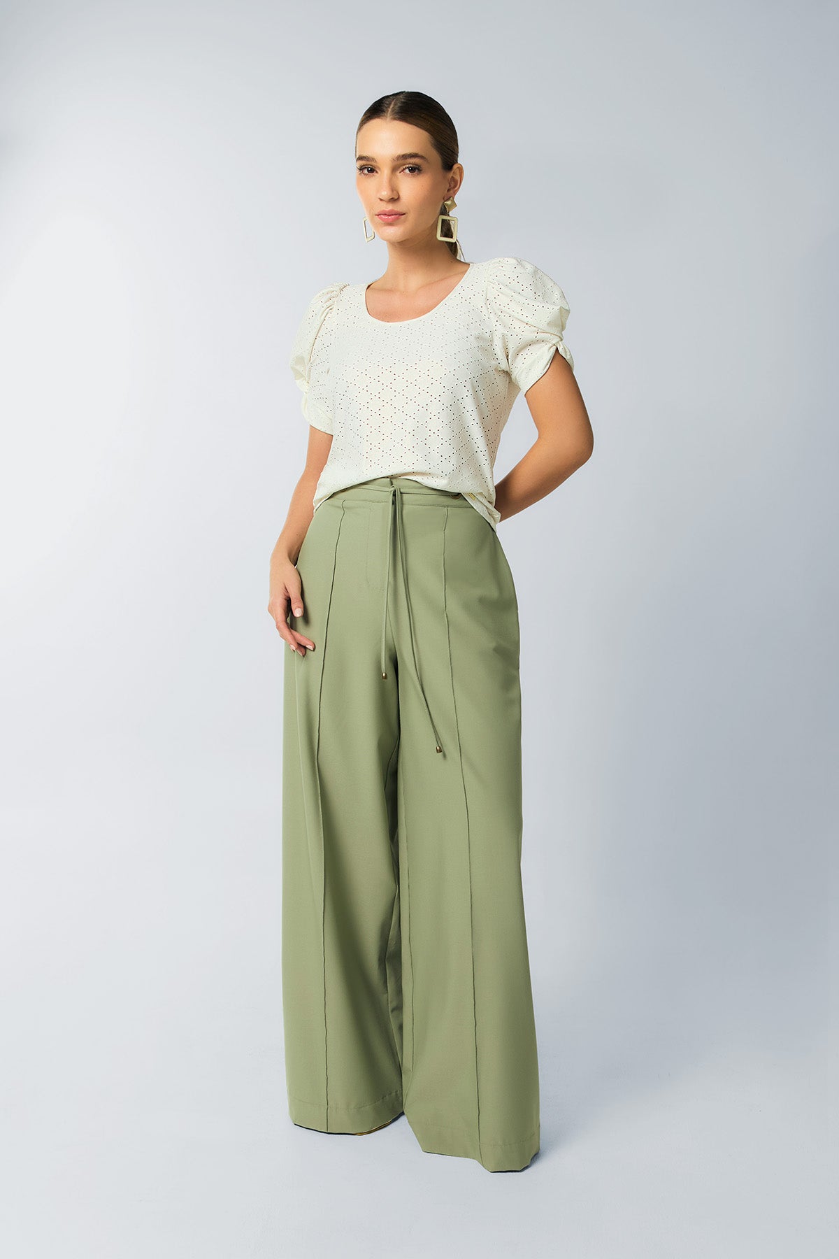 Pantalón palazzo con vena y pasadores