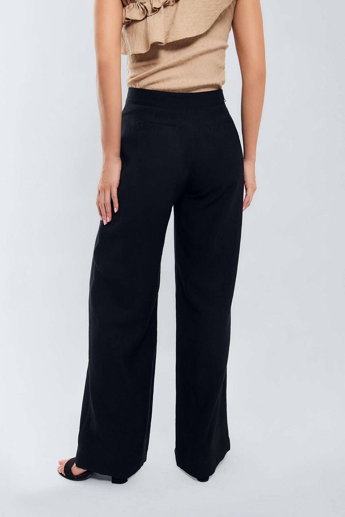 Pantalon palazzo cortes delanteros