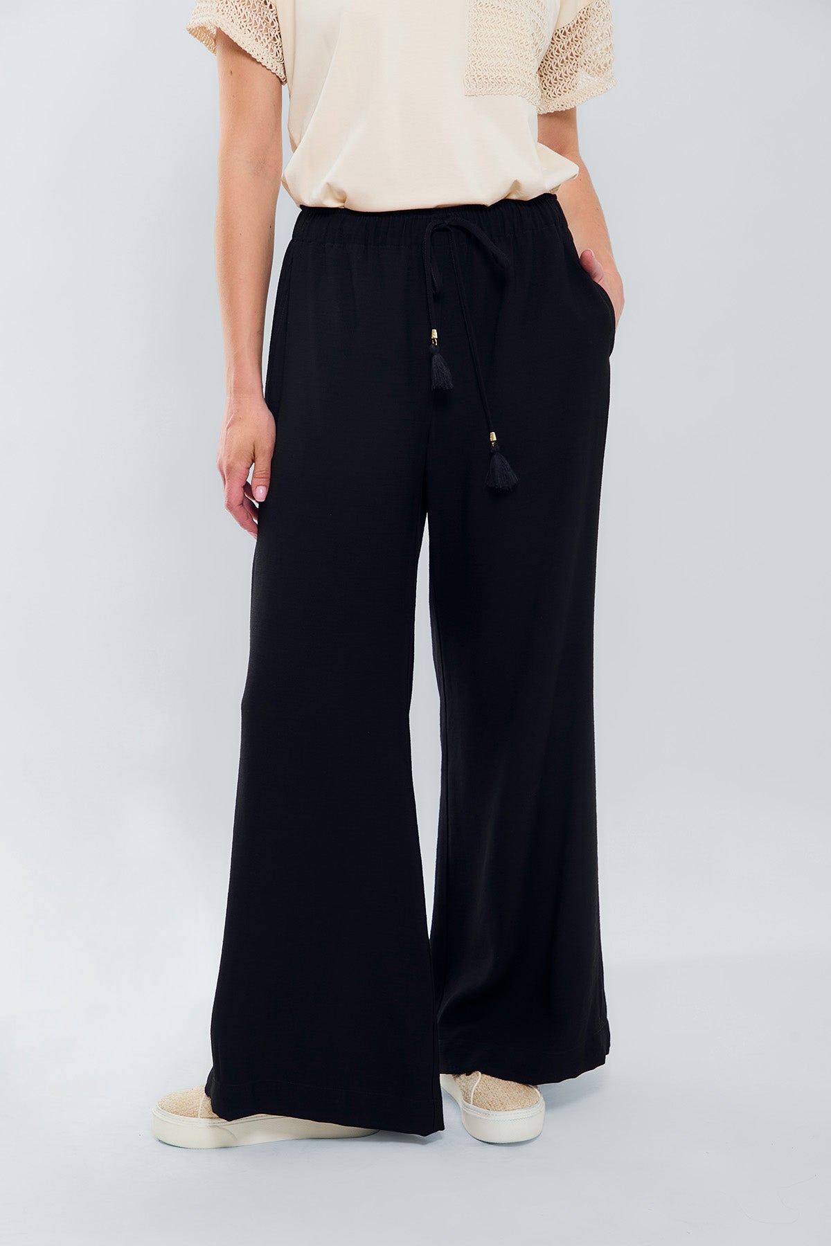 Pantalon palazzo pretina con canal y borla