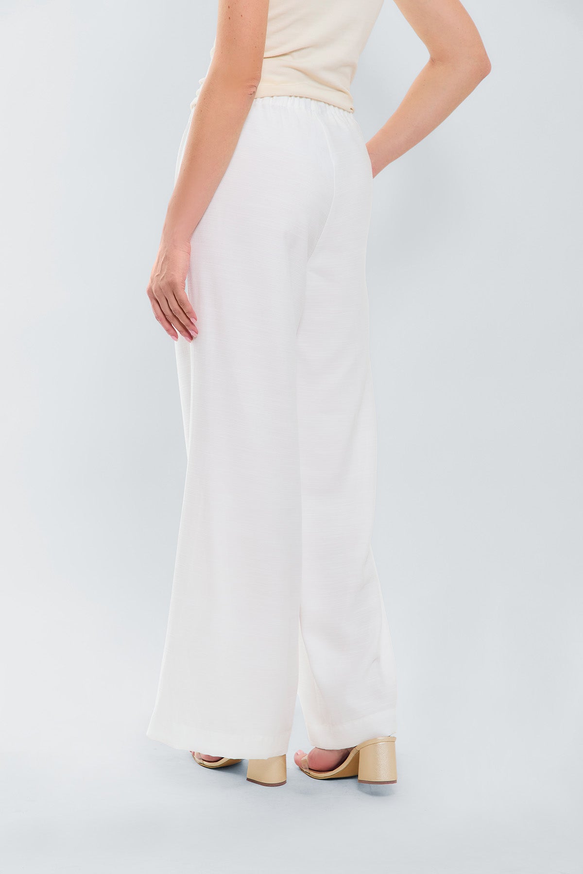 Pantalon palazzo pretina con canal y borla