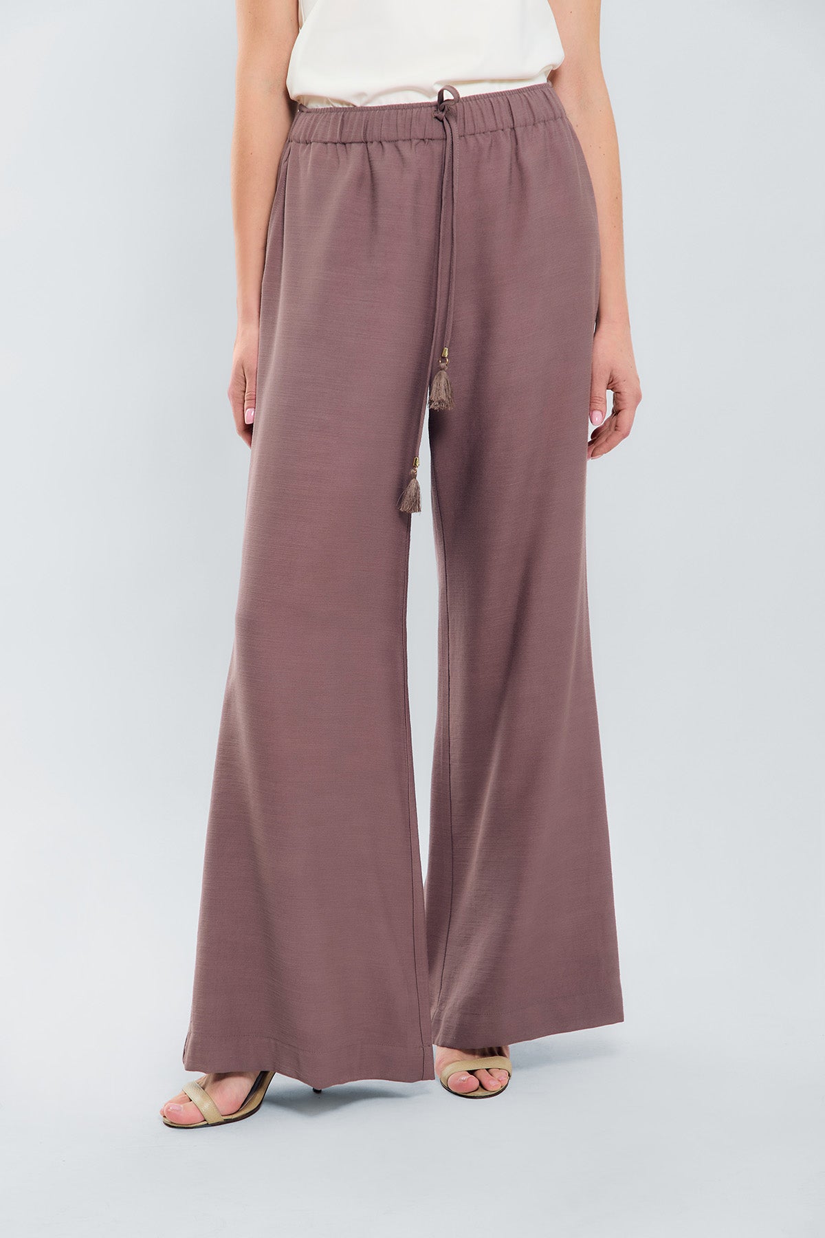 Pantalon palazzo pretina con canal y borla