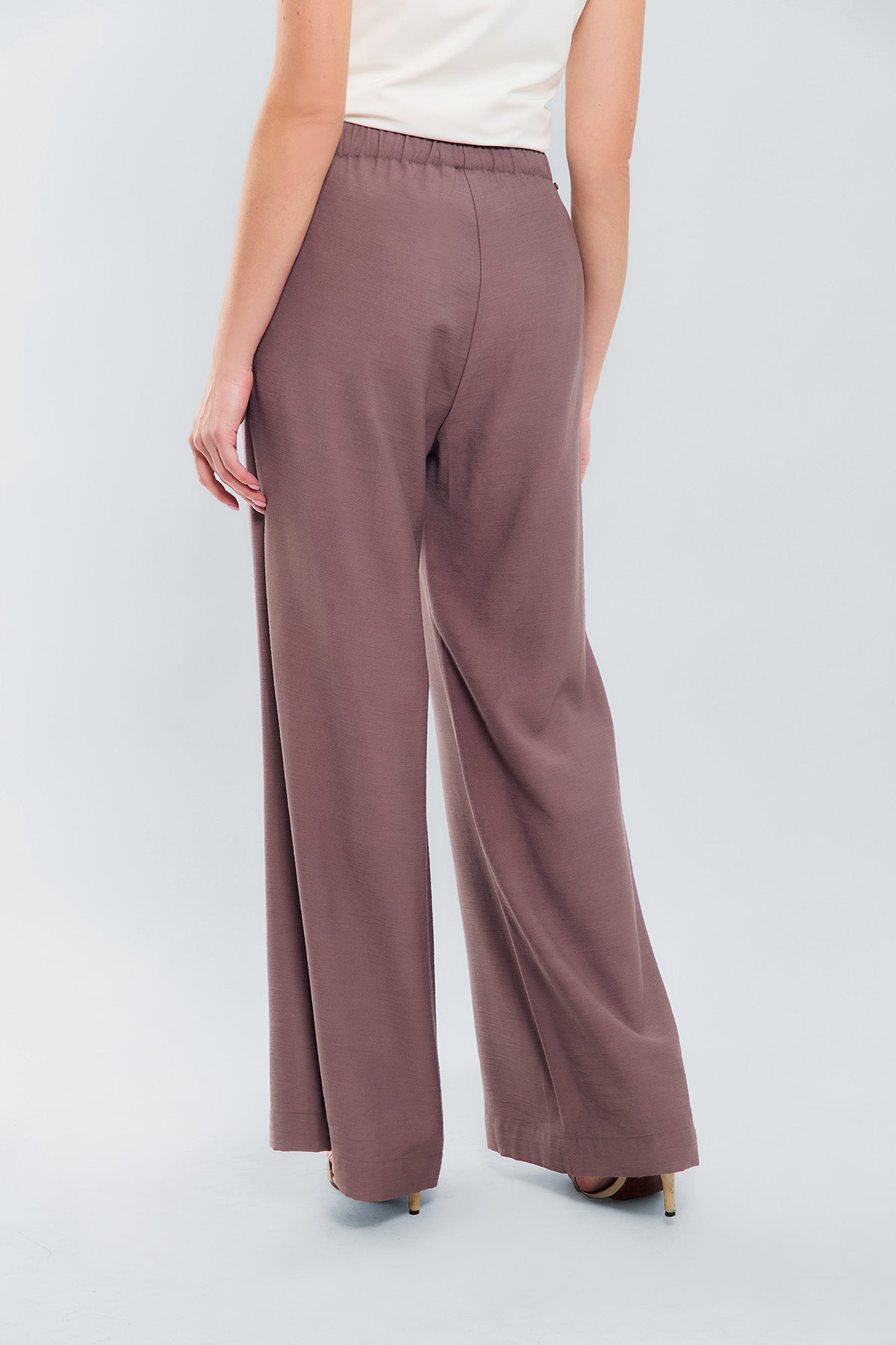Pantalon palazzo pretina con canal y borla