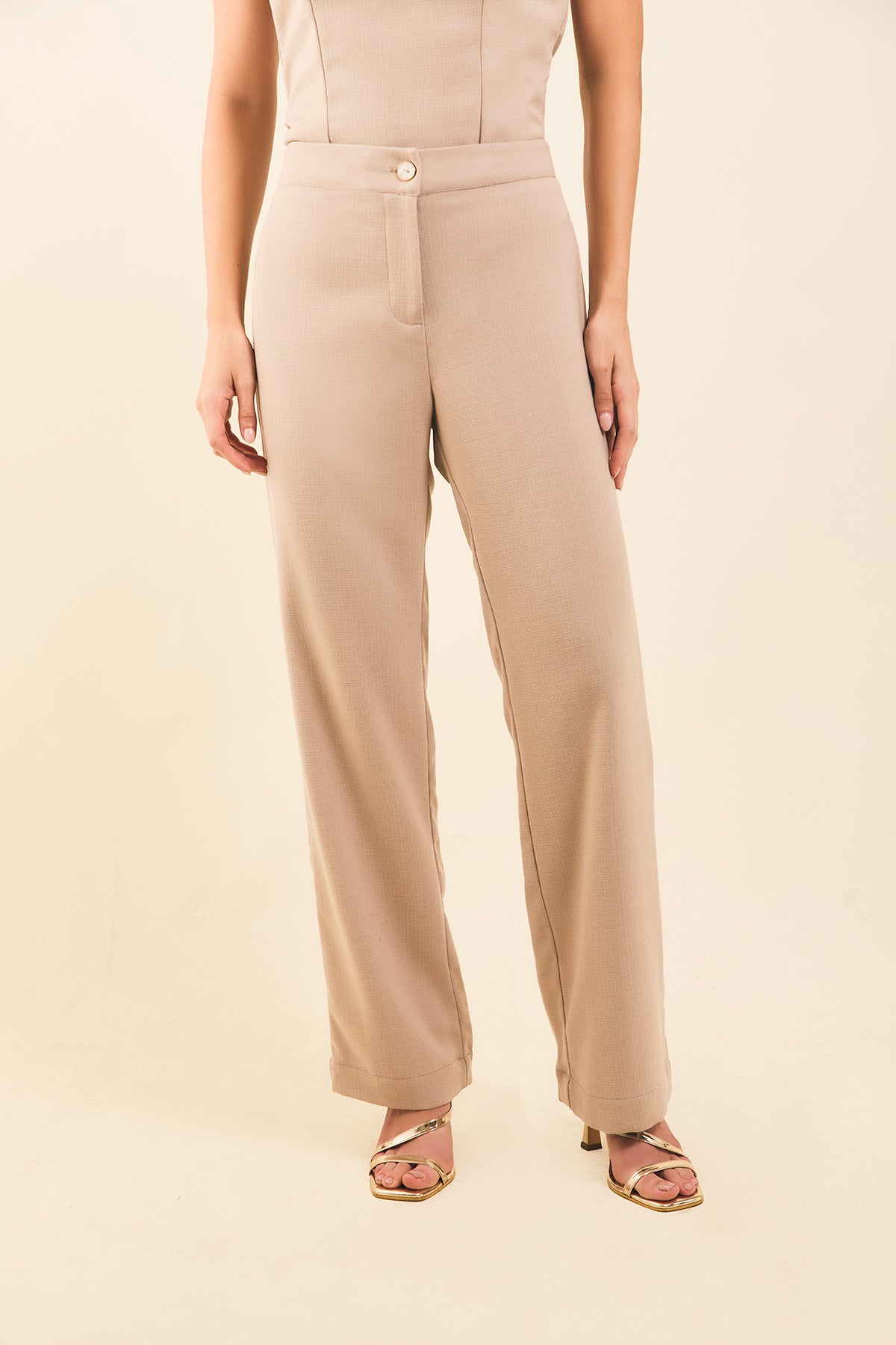 Pantalón bota recta tipo lino
