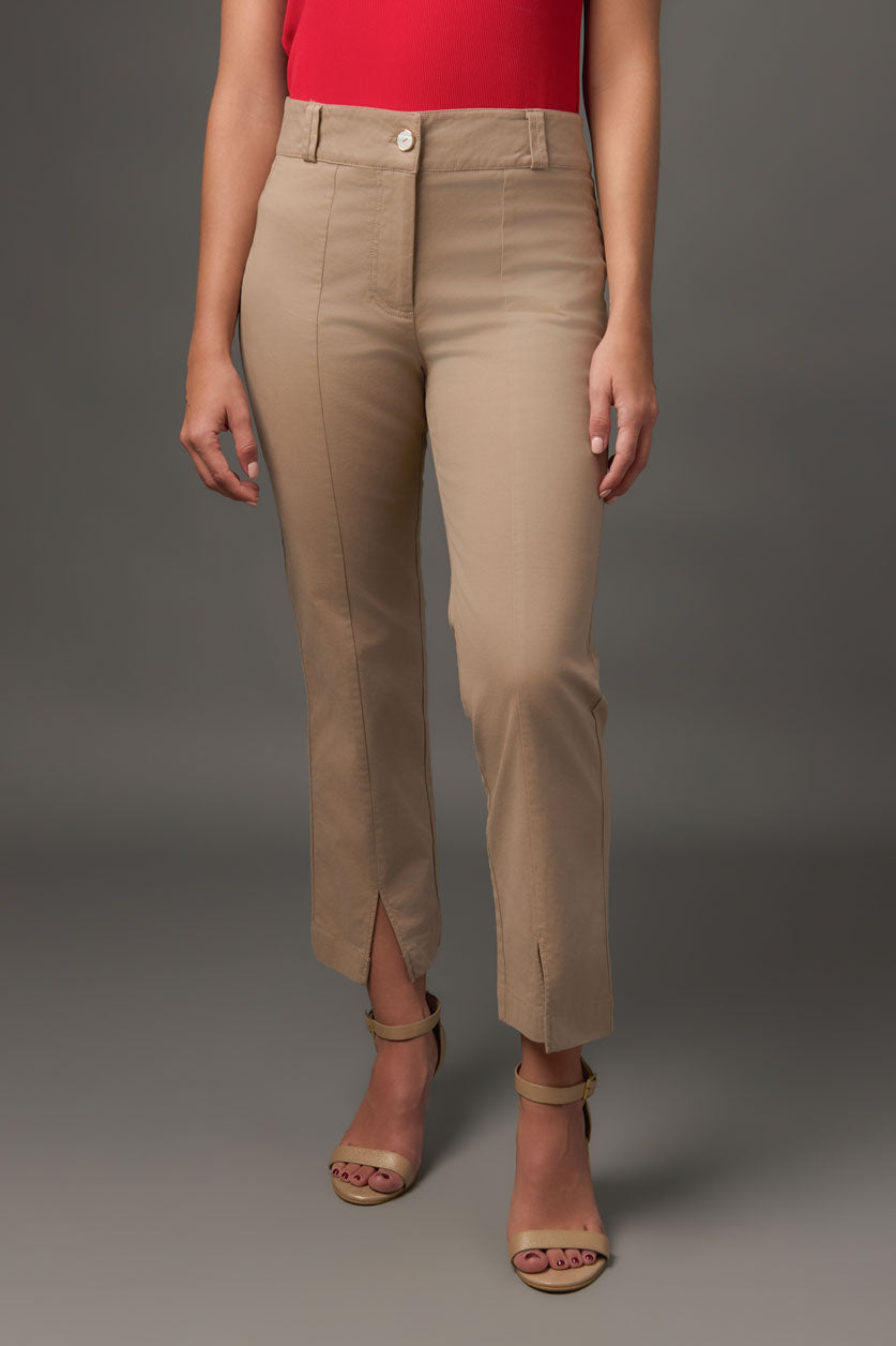 Pantalón Cropped en Algodón con Corte Frontal