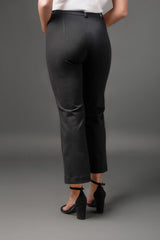 Pantalón Cropped en Punto Roma con Abertura Delantera