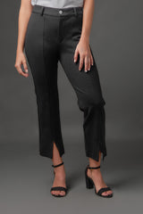 Pantalón Cropped en Punto Roma con Abertura Delantera