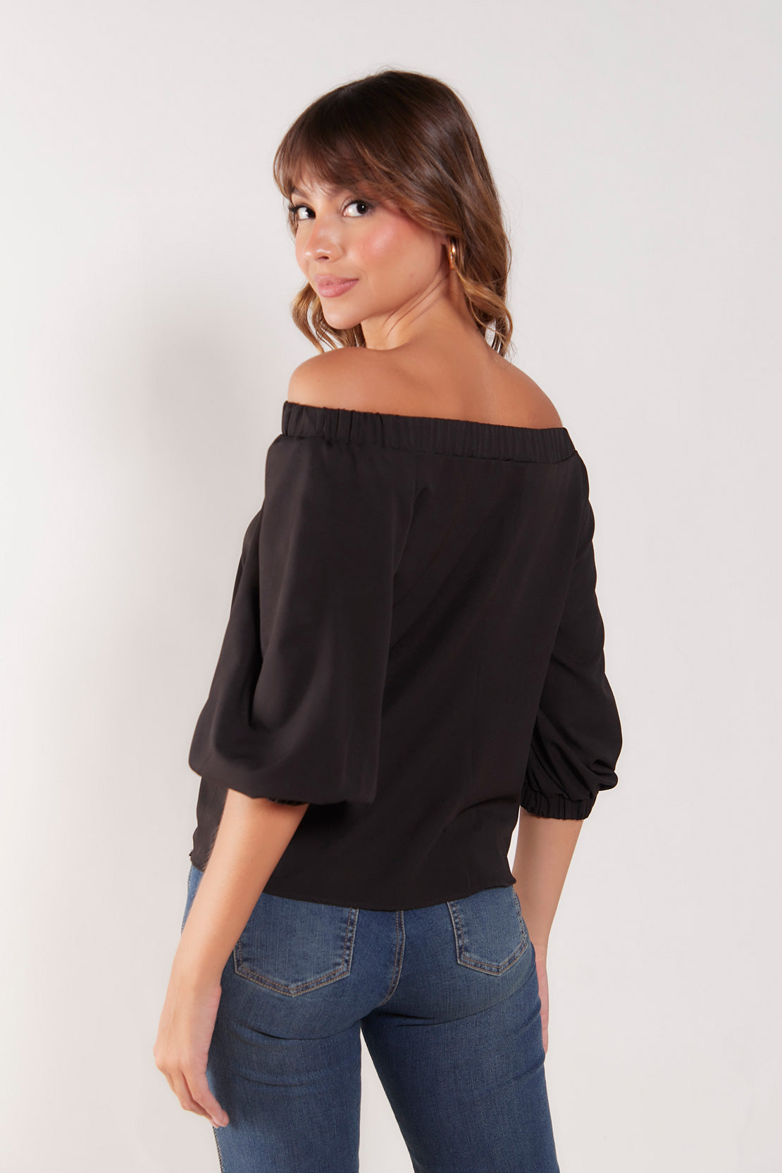 Blusa off shoulder en rayón manga 3/4 bombacha